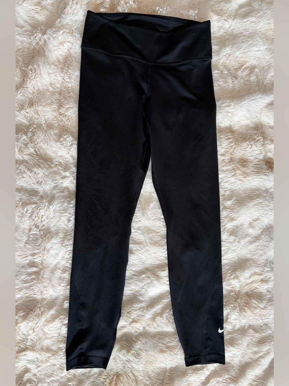 LIKE NEW S Nike Black Women's High-Waist Performance Leggings